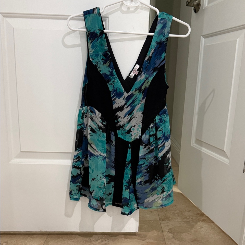 Stella Forest Blue and Black Sleeveless Top